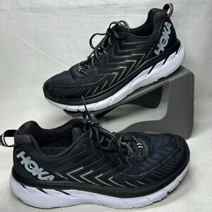 Hoka W Clifton 4 wide size 9